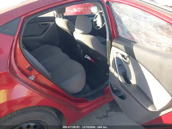 5NPDH4AE1GH668687 2016 HYUNDAI ELANTRA - Image 8