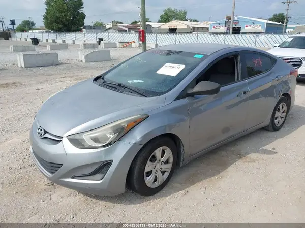 5NPDH4AE1GH669838 2016 HYUNDAI ELANTRA - Image 2