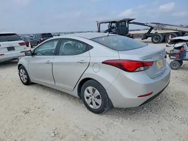 5NPDH4AE1GH669922 2016 HYUNDAI ELANTRA - Image 2