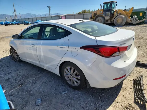 5NPDH4AE1GH672836 2016 HYUNDAI ELANTRA - Image 2