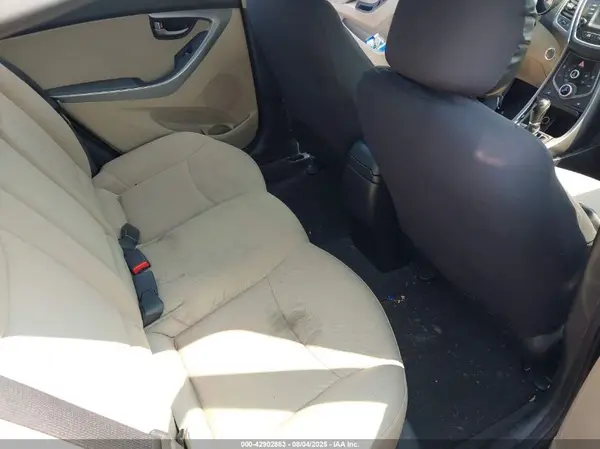 5NPDH4AE1GH674750 2016 HYUNDAI ELANTRA - Image 8