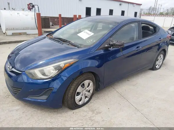 5NPDH4AE1GH676319 2016 HYUNDAI ELANTRA - Image 2