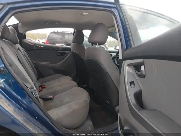 5NPDH4AE1GH676319 2016 HYUNDAI ELANTRA - Image 8