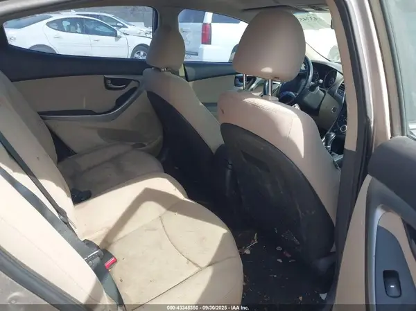 5NPDH4AE1GH676417 2016 HYUNDAI ELANTRA - Image 8