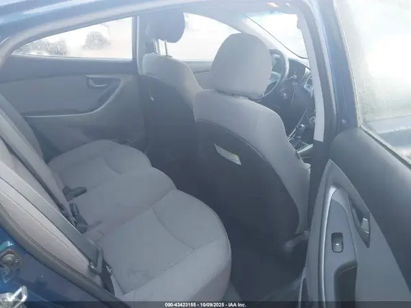 5NPDH4AE1GH677034 2016 HYUNDAI ELANTRA - Image 8