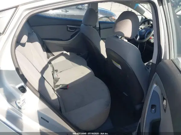 5NPDH4AE1GH677051 2016 HYUNDAI ELANTRA - Image 8