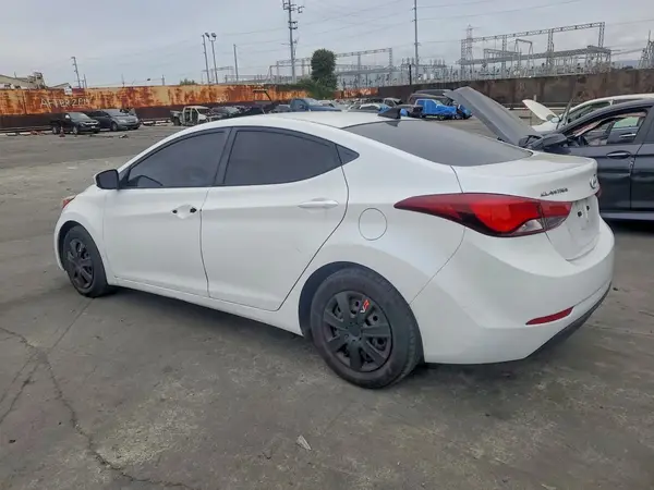 5NPDH4AE1GH677437 2016 HYUNDAI ELANTRA - Image 2