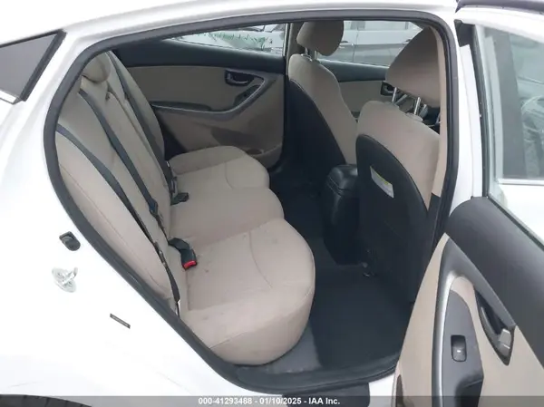 5NPDH4AE1GH677454 2016 HYUNDAI ELANTRA - Image 8