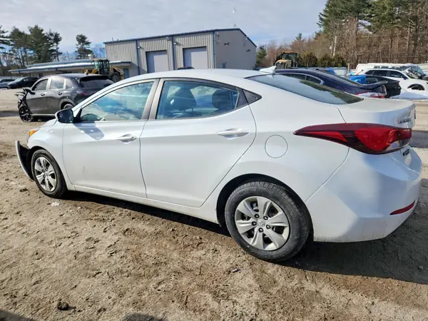 5NPDH4AE1GH677471 2016 HYUNDAI ELANTRA - Image 2