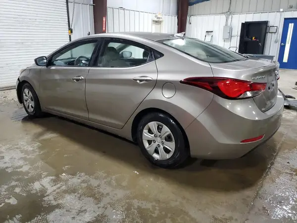 5NPDH4AE1GH678765 2016 HYUNDAI ELANTRA - Image 2