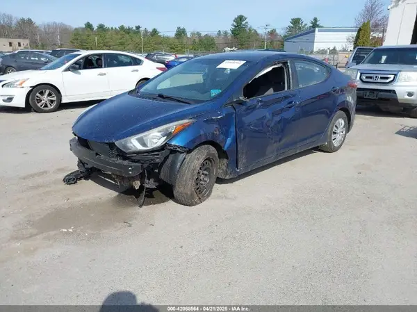 5NPDH4AE1GH681813 2016 HYUNDAI ELANTRA - Image 2