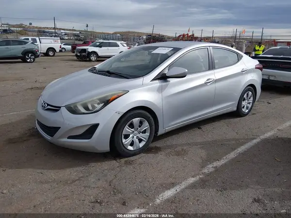 5NPDH4AE1GH681911 2016 HYUNDAI ELANTRA - Image 2