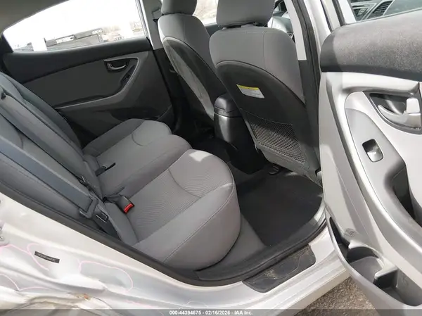 5NPDH4AE1GH681911 2016 HYUNDAI ELANTRA - Image 8