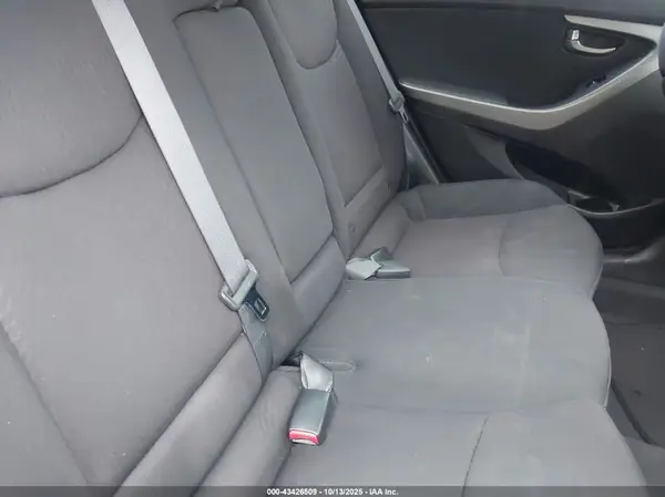 5NPDH4AE1GH683920 2016 HYUNDAI ELANTRA - Image 8
