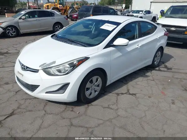 5NPDH4AE1GH685926 2016 HYUNDAI ELANTRA - Image 2