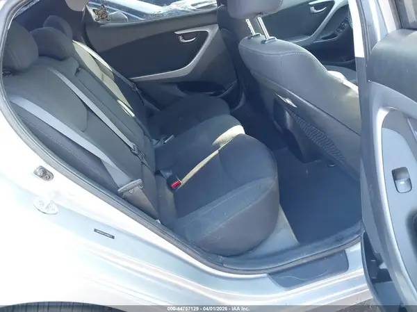 5NPDH4AE1GH686073 2016 HYUNDAI ELANTRA - Image 8