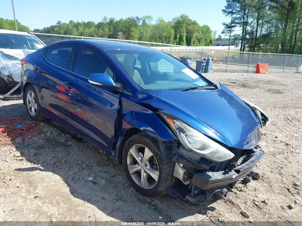 5NPDH4AE1GH687398 2016 HYUNDAI ELANTRA - Image 1