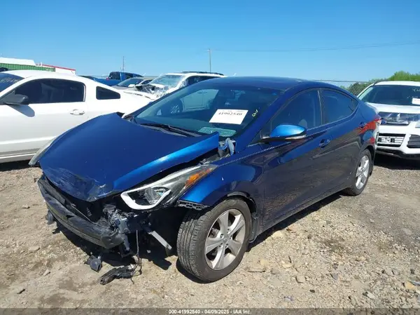 5NPDH4AE1GH687398 2016 HYUNDAI ELANTRA - Image 2