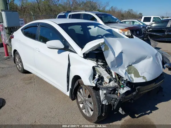 5NPDH4AE1GH689281 2016 HYUNDAI ELANTRA - Image 1