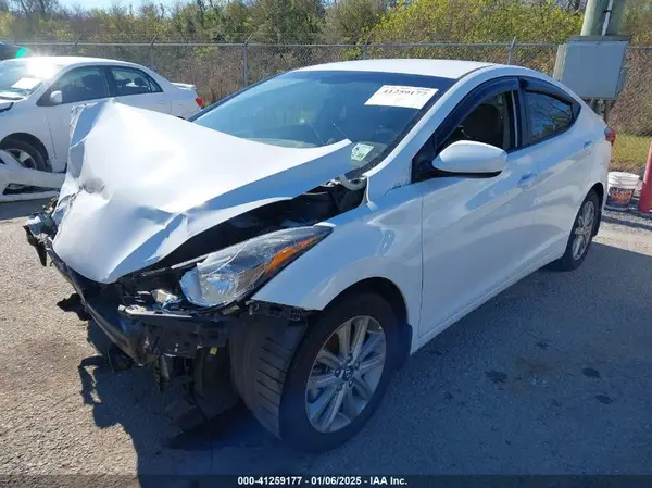 5NPDH4AE1GH689281 2016 HYUNDAI ELANTRA - Image 2