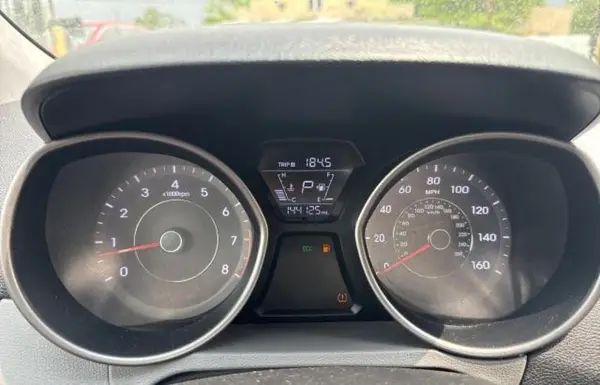 5NPDH4AE1GH689927 2016 HYUNDAI ELANTRA - Image 8