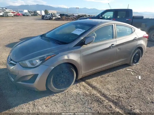 5NPDH4AE1GH690236 2016 HYUNDAI ELANTRA - Image 2