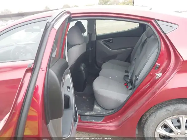 5NPDH4AE1GH690687 2016 HYUNDAI ELANTRA - Image 8