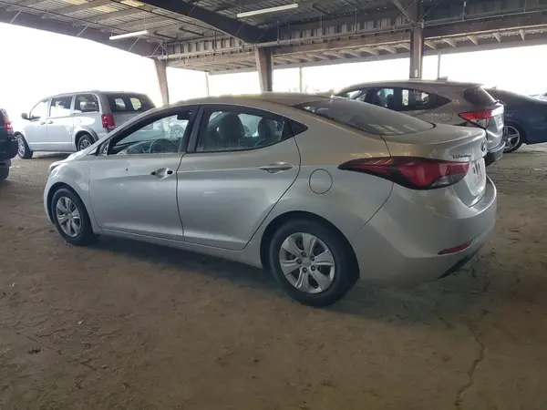 5NPDH4AE1GH692617 2016 HYUNDAI ELANTRA - Image 2