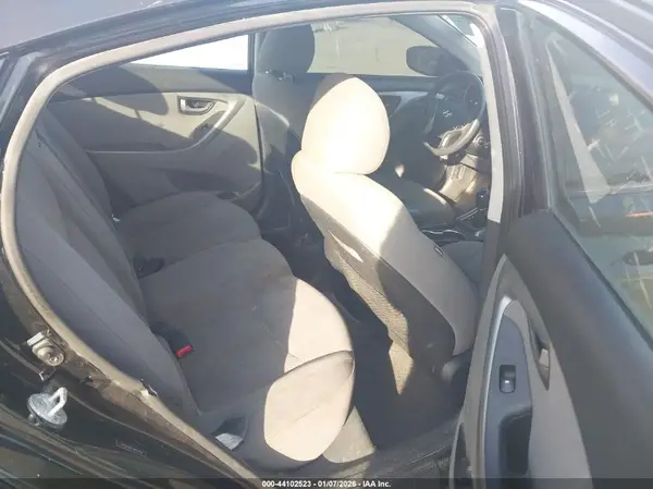 5NPDH4AE1GH693489 2016 HYUNDAI ELANTRA - Image 8