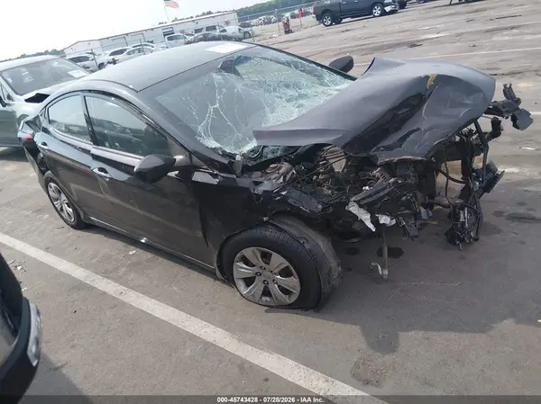 5NPDH4AE1GH695176 2016 HYUNDAI ELANTRA - Image 1