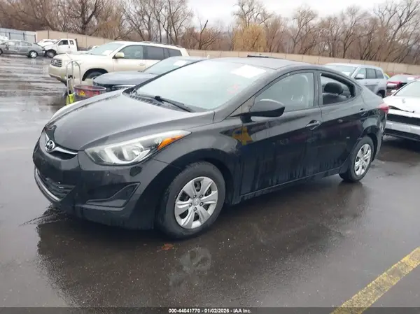 5NPDH4AE1GH696764 2016 HYUNDAI ELANTRA - Image 2