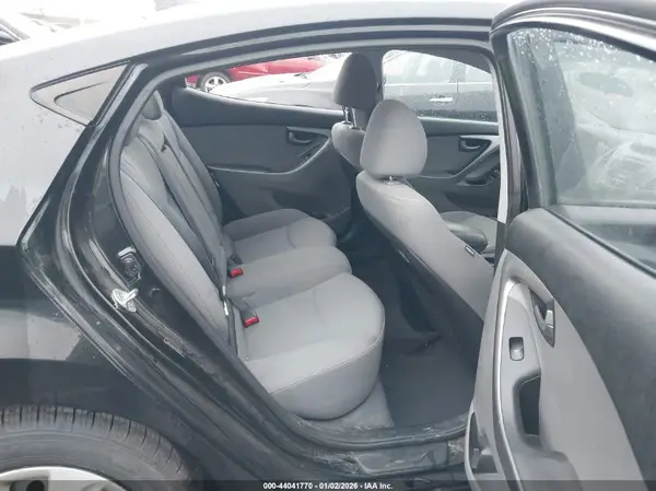 5NPDH4AE1GH696764 2016 HYUNDAI ELANTRA - Image 8