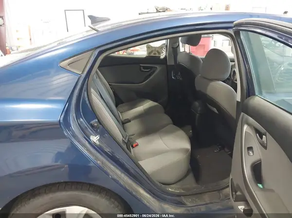 5NPDH4AE1GH697056 2016 HYUNDAI ELANTRA - Image 8