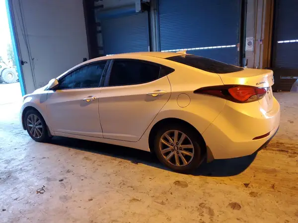 5NPDH4AE1GH697722 2016 HYUNDAI ELANTRA - Image 2