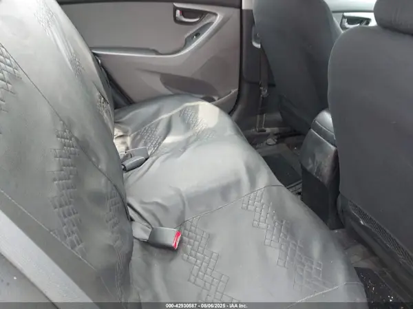 5NPDH4AE1GH699857 2016 HYUNDAI ELANTRA - Image 8