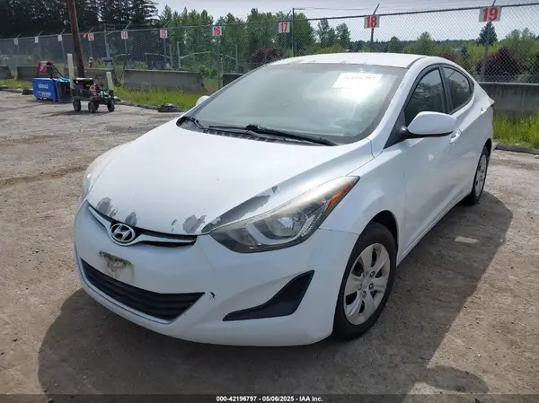 5NPDH4AE1GH699907 2016 HYUNDAI ELANTRA - Image 2