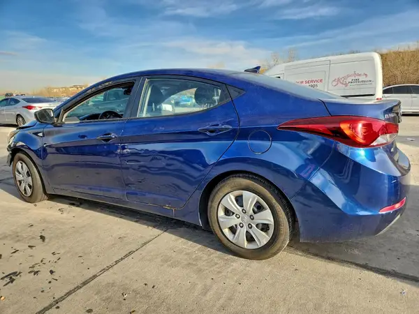 5NPDH4AE1GH700411 2016 HYUNDAI ELANTRA - Image 2