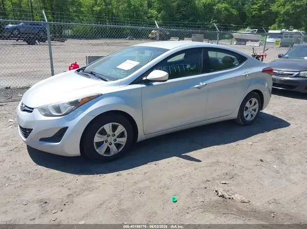5NPDH4AE1GH702157 2016 HYUNDAI ELANTRA - Image 2