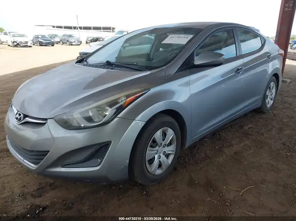 5NPDH4AE1GH702269 2016 HYUNDAI ELANTRA - Image 2