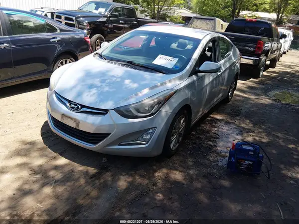 5NPDH4AE1GH702904 2016 HYUNDAI ELANTRA - Image 2