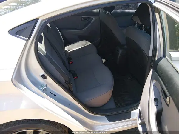 5NPDH4AE1GH702904 2016 HYUNDAI ELANTRA - Image 8