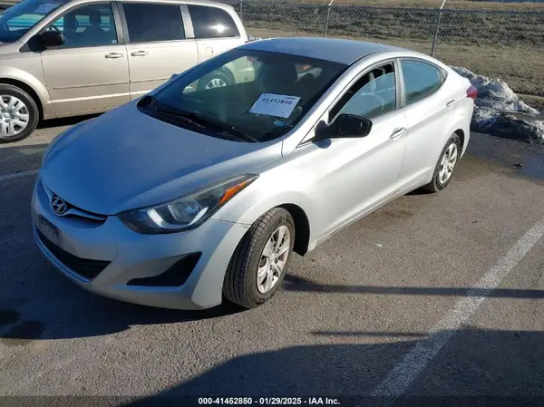 5NPDH4AE1GH705348 2016 HYUNDAI ELANTRA - Image 2