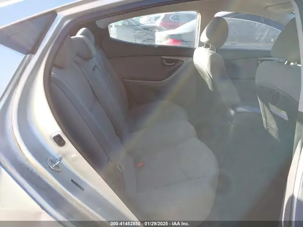 5NPDH4AE1GH705348 2016 HYUNDAI ELANTRA - Image 8