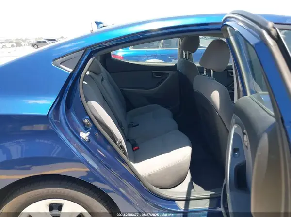5NPDH4AE1GH705446 2016 HYUNDAI ELANTRA - Image 8