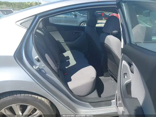 5NPDH4AE1GH707231 2016 HYUNDAI ELANTRA - Image 8