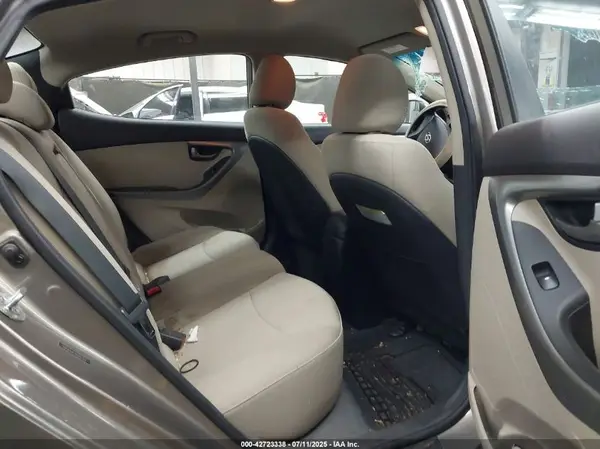 5NPDH4AE1GH707441 2016 HYUNDAI ELANTRA - Image 8