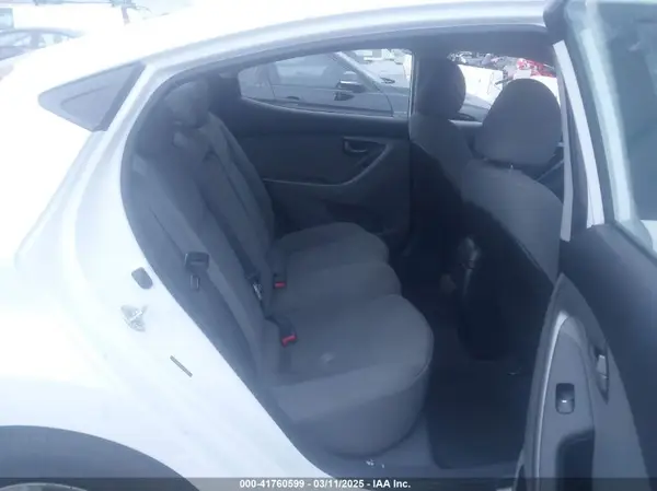 5NPDH4AE1GH709903 2016 HYUNDAI ELANTRA - Image 8