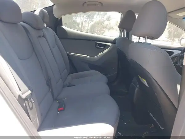 5NPDH4AE1GH710999 2016 HYUNDAI ELANTRA - Image 8