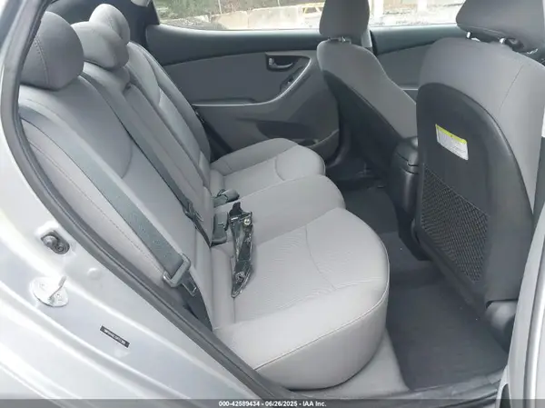5NPDH4AE1GH711389 2016 HYUNDAI ELANTRA - Image 8