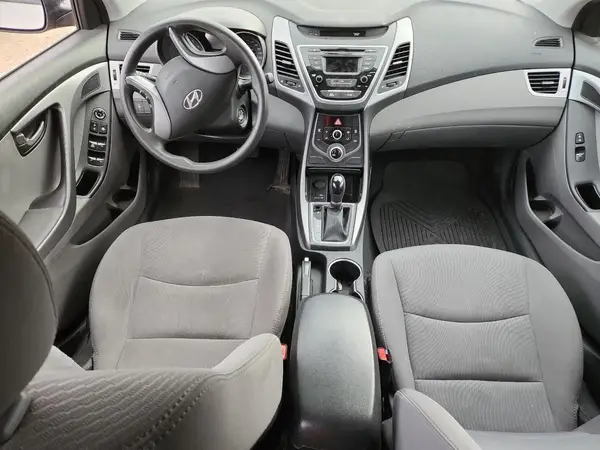 5NPDH4AE1GH712641 2016 HYUNDAI ELANTRA - Image 8